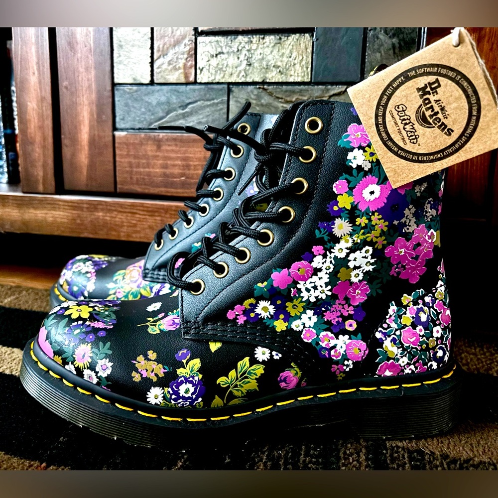 Doc Martens 1460 Pascal Floral Boots